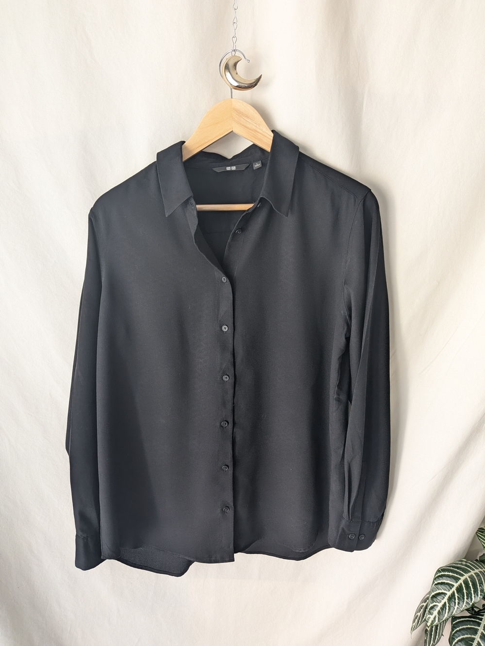 Classic Black Button-Up Shirt - Uniqlo